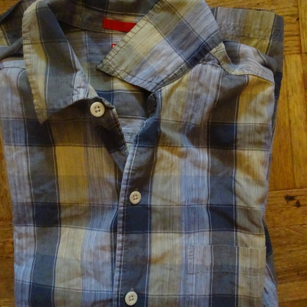 LEVIS RED TAB CASUAL BUTTON DOWN SHORT SLEEVED SHIRT
